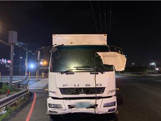 新北五股疏洪一路清晨车祸　「限高架」遭撞断一度封路