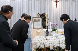赴教宗灵堂追思  赖清德：方济各促「和平、和解」价值与台湾相似