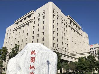 1歲嬰遭棍棒毆打「全身傷剩5公斤」慘死 狠媽和新歡遭起訴