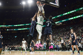 NBA》坦圖右腕瘀傷恐缺席G2 主帥曝拒讓隊醫靠近原因藏「愛」