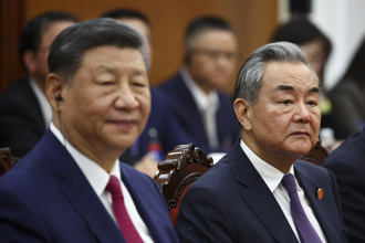 王毅會晤伊朗外長 支持「伊美核對話」再批美濫用關稅