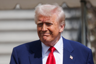 對陸關稅自打臉？ 「川普認慫了」登熱搜 網笑：投降太快