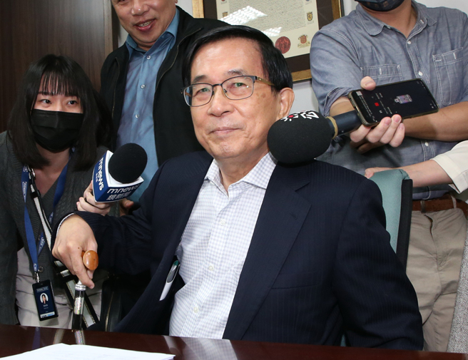 前总统陈水扁谈民主竟遭绿粉出征，引发热议。（中时资料照）