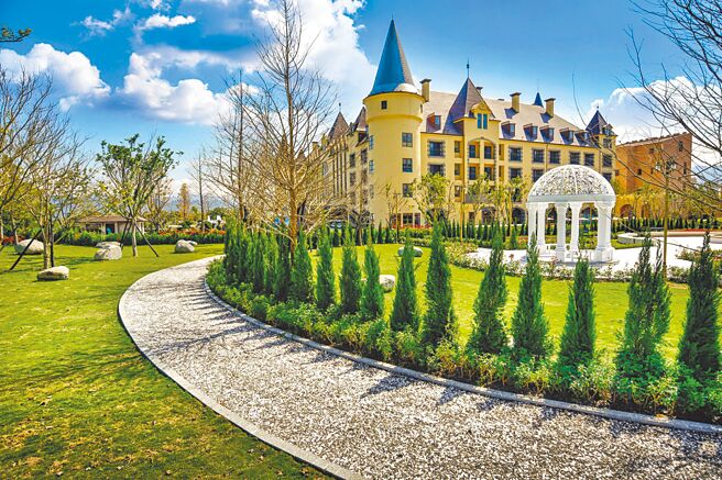 入住欧风的瑞穗天合国际观光酒店，可饱览花莲景色。（天成饭店集团提供）