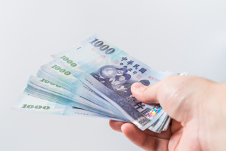 今早進帳4萬！ 13筆津貼一路發到月底