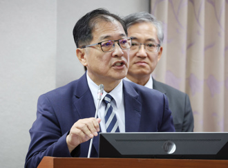 法務部長脫口喊「鏡檢」？還稱北檢忙著政治…網炸鍋