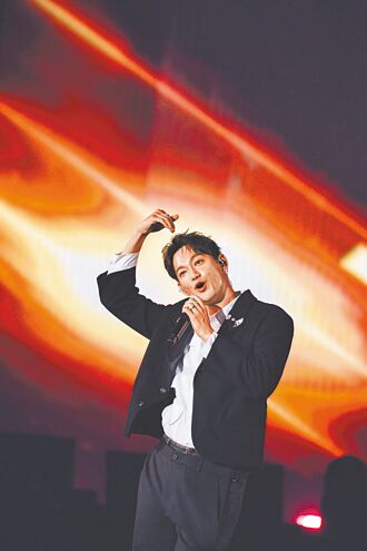 威廉帶傷耍帥 意外喜感吸粉