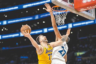 NBA》東契奇準大三元 湖人復仇灰狼