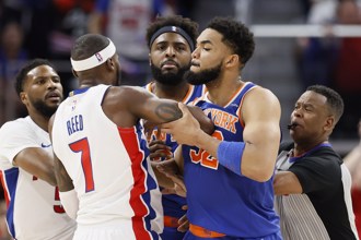 NBA》首節就爆衝突！瑞德與羅賓生激烈互推 唐斯也加入