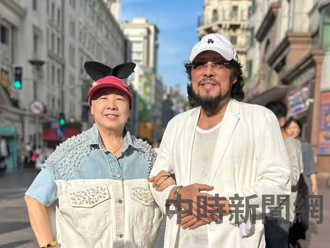 独家》张菲、恒述法师赴陆探亲！勾手灿笑破除决裂谣言