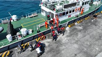 强化南海人道救援能量 海巡署太平岛「南援八号」演练逼真登场