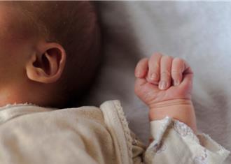 高雄托嬰中心虐嬰案 負責人有前科 衛福部擬修法防「借名登記」