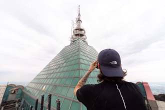 法極限玩家攻頂85大樓「爽PO片」 移民署：最重10年禁來台