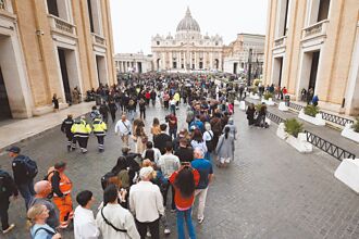 迦薩難民感念 以色列刪致哀文