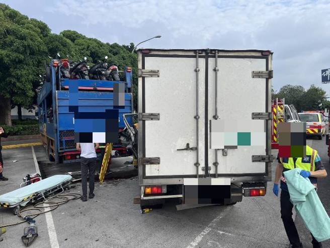 国道1号南下西螺服务区昨（24）日下午发生一起惊险连环车祸。（图警方提供／简铭柱翻摄）