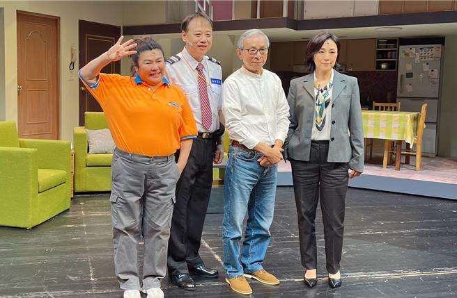 《人间条件四》举办总彩排记者会，原班人马林美秀（左起）、陈希圣、导演吴念真、黄韵玲睽违16年回归。（绿光剧团提供）.