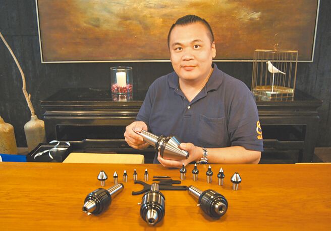 台灣順成頂針科技莊家榮表示，該公司努力踏穩每一步，穩健扎實經營，卓越精進，以產品為榮，以客戶為尊。圖／許俊揚