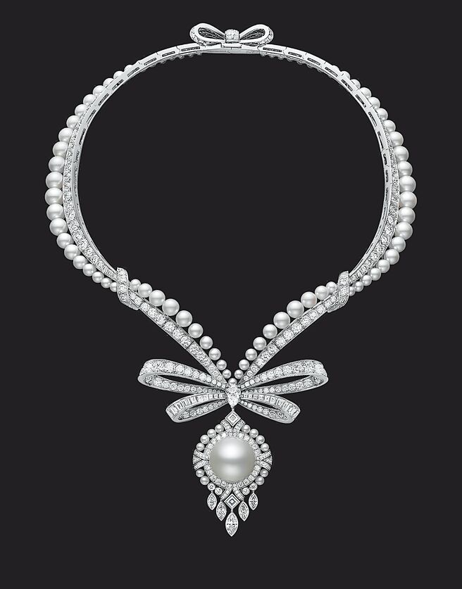 MIKIMOTO《The Bows》頂級珠寶系列南洋珍珠項鍊，南洋珍珠達18.6mm。（MIKIMOTO提供）