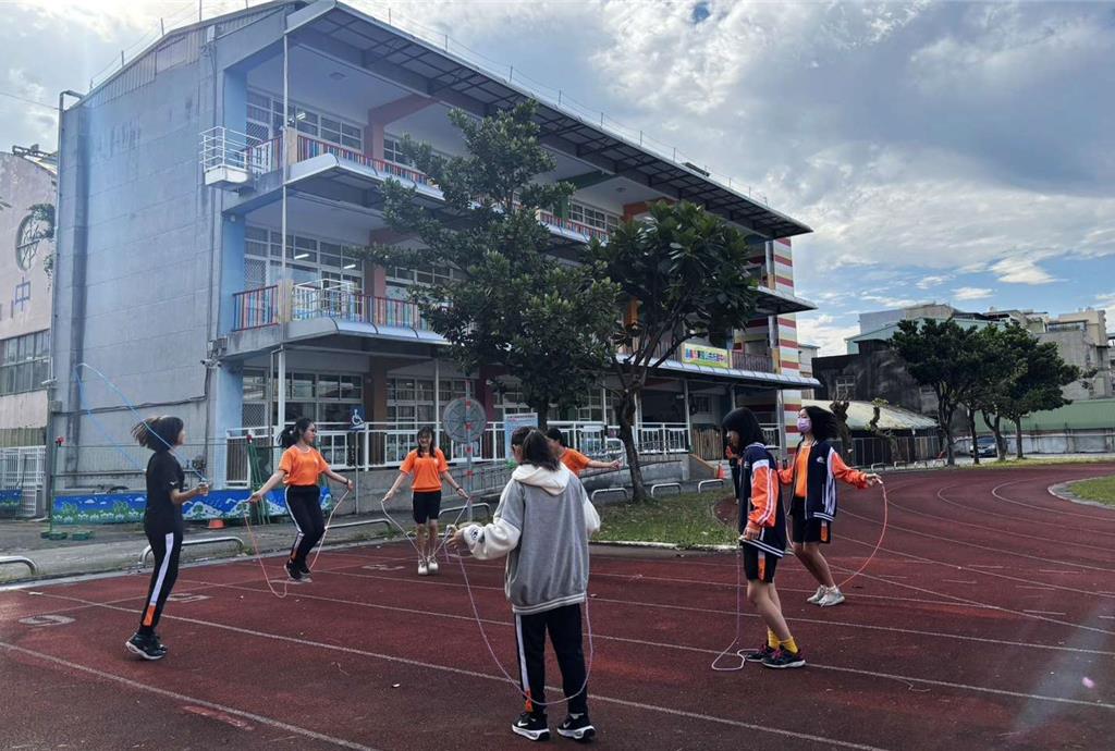 嘉義市大業實中自2023年轉型成實驗學校,年年新生登記爆滿。(大業實中提供/呂妍庭嘉義傳真)