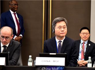 藍佛安指陸將採取更加積極有為的宏觀政策  實現全年預期增長目標