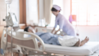 婦女臥床24年突陰道大出血 送醫查出子宮頸癌第3期 