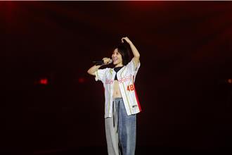 梁文音歡慶38歲生日唱進大巨蛋 喊想躺人工草皮