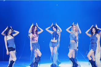 ITZY终于「全员到齐」登台 留真为这事爆笑呛粉丝：给我看干嘛？