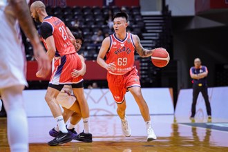 亞冠盃》盧峻翔最後關頭又失誤 領航猿3分險勝雅加達明燈