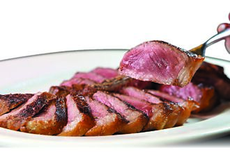 牛．排．控．必．收－精品牛肉軍火庫支援前線 Fresh ＆ Aged美福乾式熟成牛排館 日、澳牛肉新嬌爭香