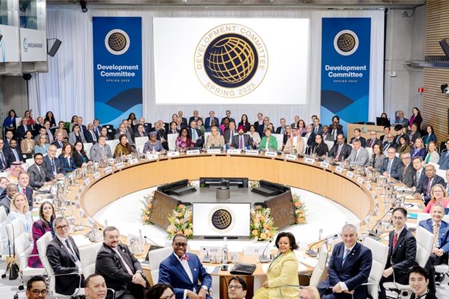 蓝佛安指陆将採取更加积极有为的宏观政策。（大陆财政部）