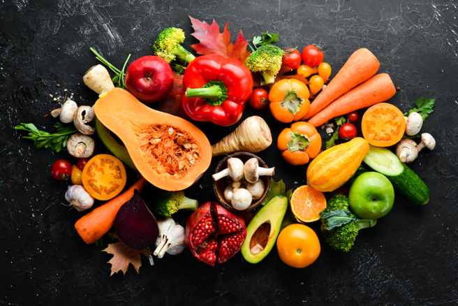 吃蔬果助排便，但竹筍和柿子就不適合。（示意圖，Shutterstock／達志）