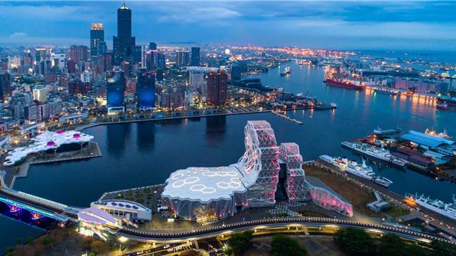 為推動馬祖觀光與提升島嶼對外交通能量，連江縣政府、高雄市政府攜手華信航空共推「高雄—馬祖」直飛航線，將於6月6日正式啟航。（高市府觀光局提供／洪浩軒高雄傳真）