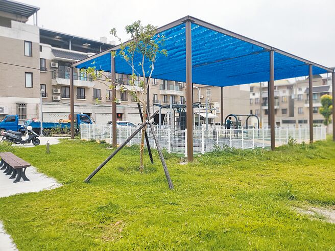 雲林縣古坑多功能社會福利大樓基地目前是一個公園，鄉親企盼能早日動工興建。（周麗蘭攝）