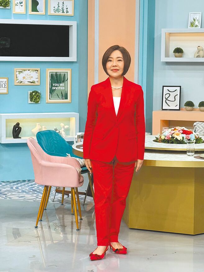 于美人25日喜气洋洋录制新节目。（池宗玲摄）