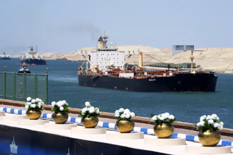 不只巴拿马 川普新目标：美船只应「免费」通过苏伊士运河