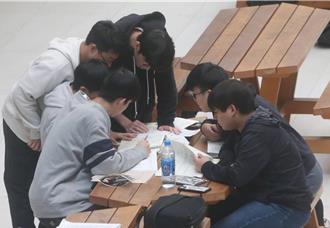 統測第二天 數學缺考103人、缺考率6.19％