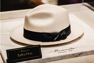 精品百货母亲节10％等值回馈 粉红咖啡馆吸睛