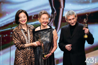 金像獎》林青霞盛裝頒獎徐克、施南生  謝喊：讓我見證電影神話
