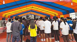 彰化 被控伸鹹豬手 鄉代願斬雞頭