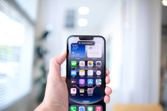 關iPhone背景App竟更耗電 蘋果技師證實 正確省電法曝