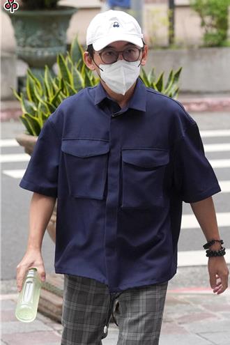 黃子佼二審應訊後鞠躬離開   與被害人調解庭未現身