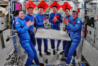 中國太空人完成在軌交接 神19乘組將於4月29日返回地球