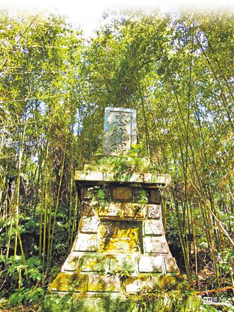 三峽大豹忠魂碑 幾成廢墟