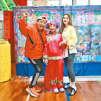 許效舜小四女兒扮貴寶 傳承《鐵獅玉玲瓏》