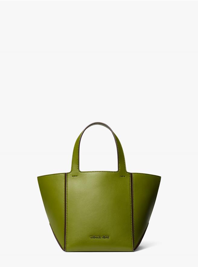  MICHAEL KORS Jordi青草綠小提包，1萬2300元。（MICHAEL KORS提供／徐梓榕台北傳真）