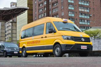 全台唯一五座輪椅位 Crafter福祉計程車正式啟航