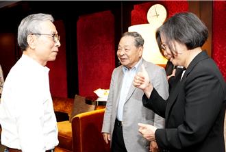 蔡英文惊喜现身！《人间条件四》首演引骚动  吴念真哽咽谢幕自白