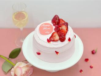 日本爱知县玫瑰花瓣点缀 国宾麵包房母亲节蛋糕「花语之恋」开卖
