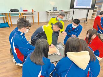 竹市消防局前進校園 推CPR認證