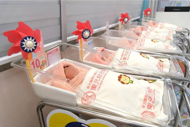 从新生儿出生数来检验赖总统政绩，应该比任何的民调还要实际与贴切，「新生儿」才是真正代表年轻人对台湾「未来」与「希望」的施政满意度指标。（新竹县政府提供／陈育贤新竹传真）